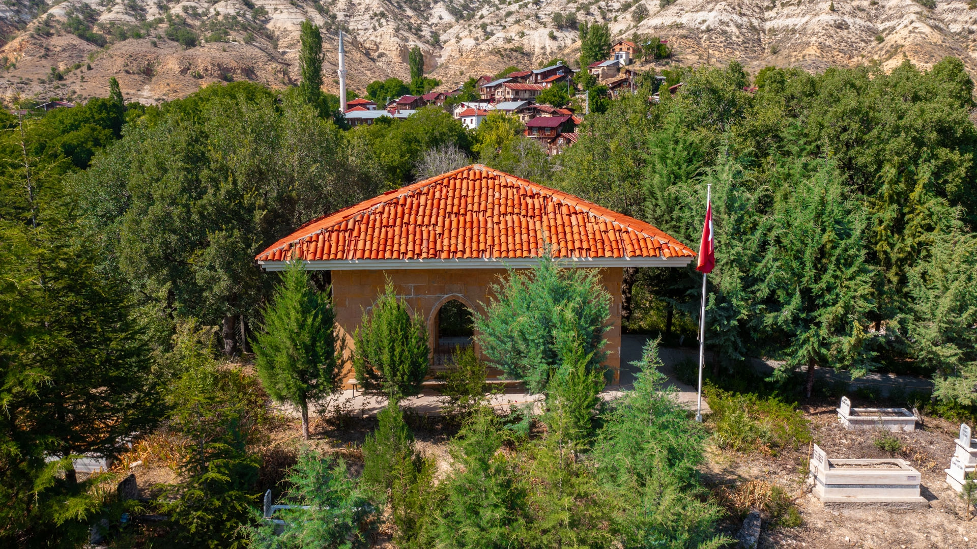 Gazi Gündüzalp Türbesi